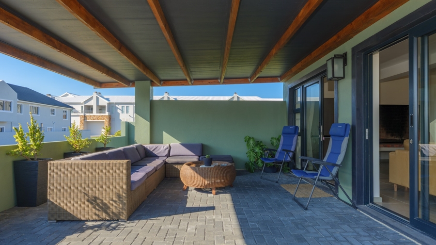 4 Bedroom Property for Sale in Struisbaai Western Cape